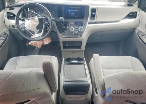 2015 Toyota Sienna Le z USA, uszkodzony, nr VIN 5TDKK3DC8FS535902